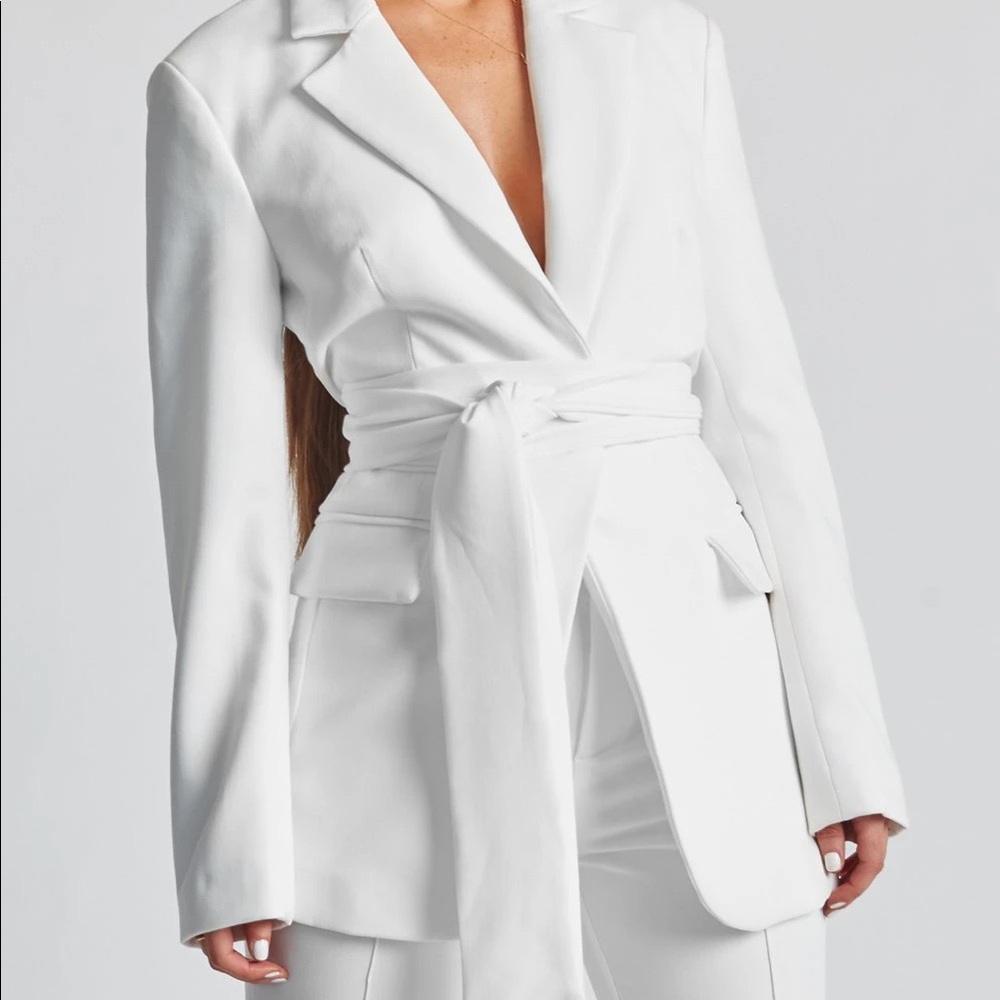 Because of Alice CLASSIC BLAZER WITH BELT